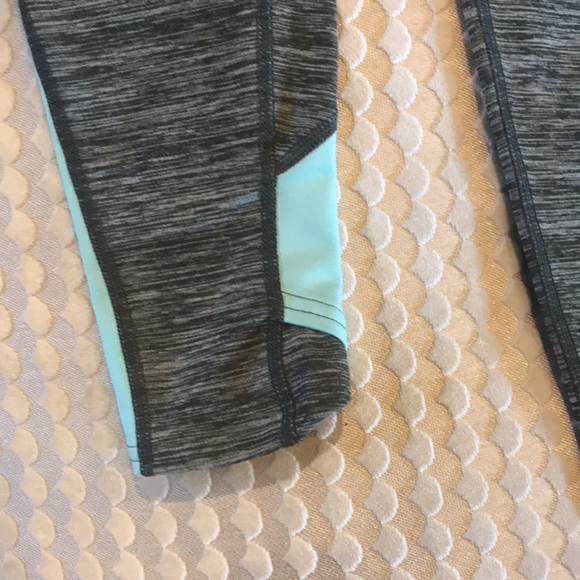 Under Armour adult small pull on leggings gray and mint color excellent conditio - Picture 3 of 10